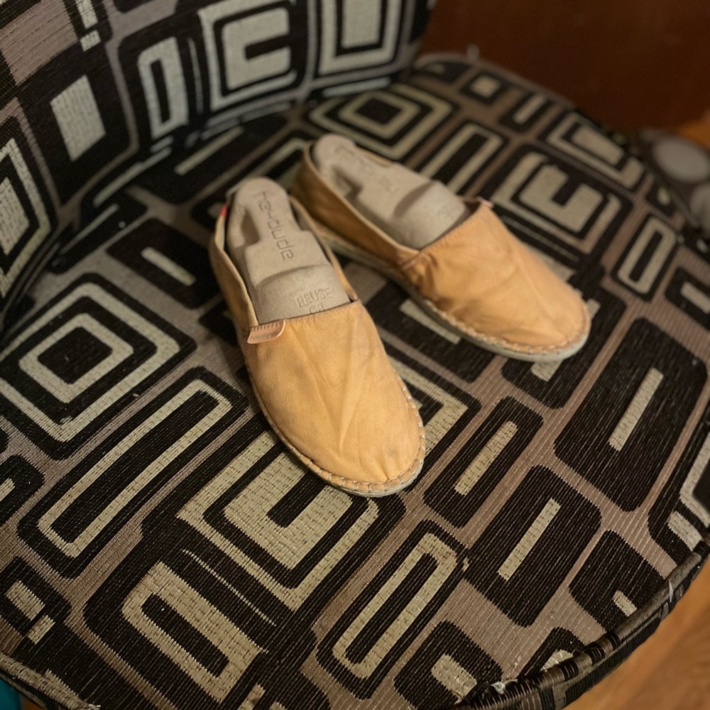 Used Havana flats. Very comfortable